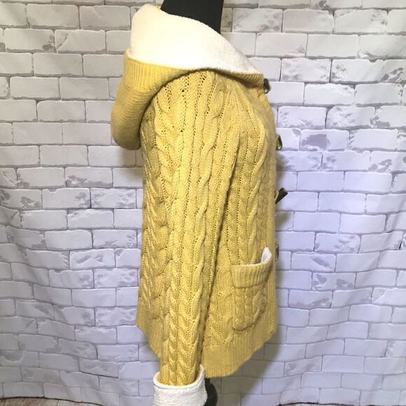 Cabela’s, Cable Knit & Sherpa Trim Hooded Sweater Jacket, Medium - Picture 4 of 5